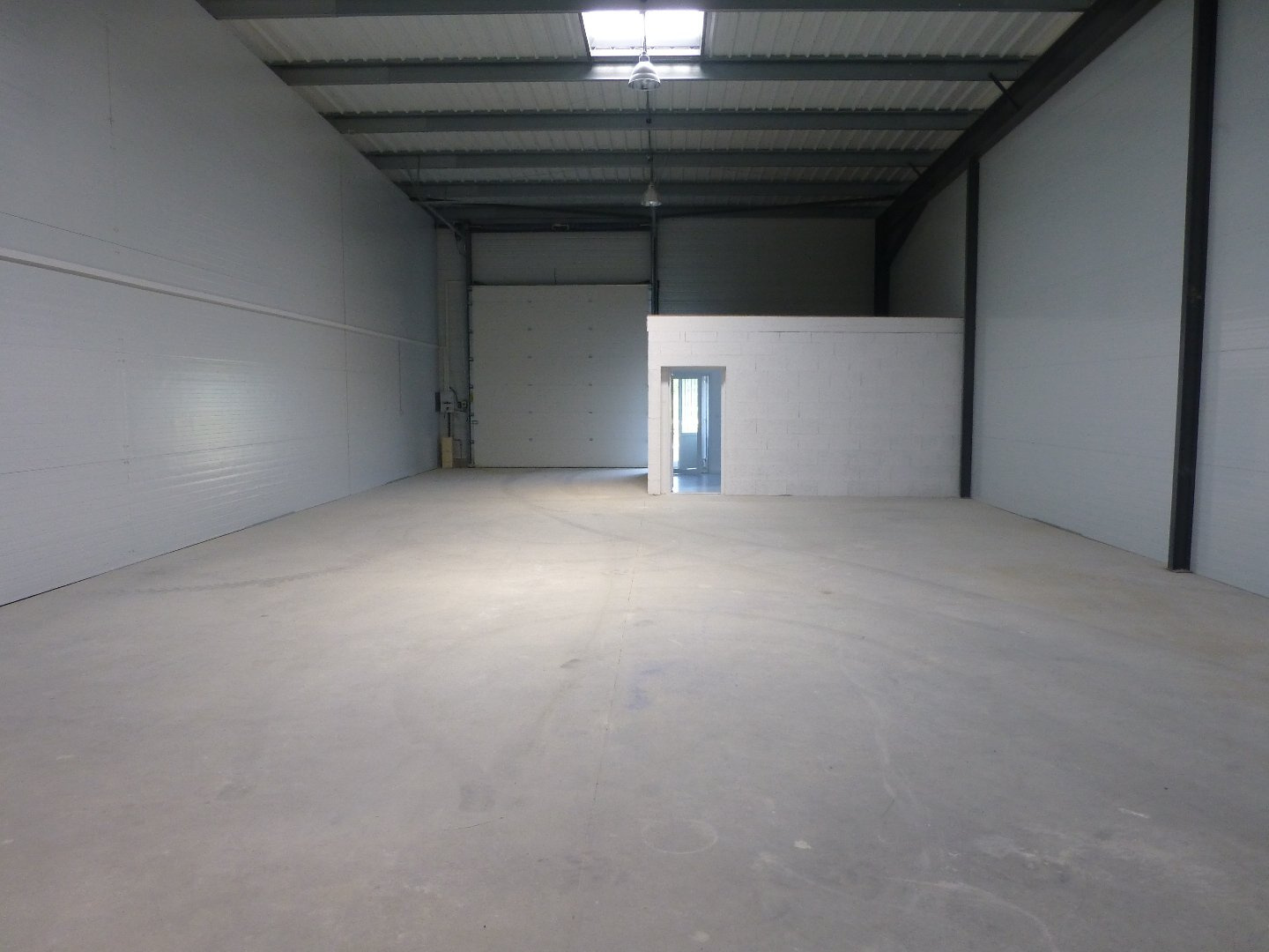 A louer - local d'activités 250 m2 - Ballan-Miré