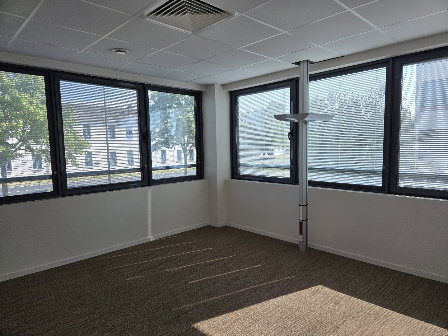 A louer - Bureaux de 145 m2 - Tours Nord