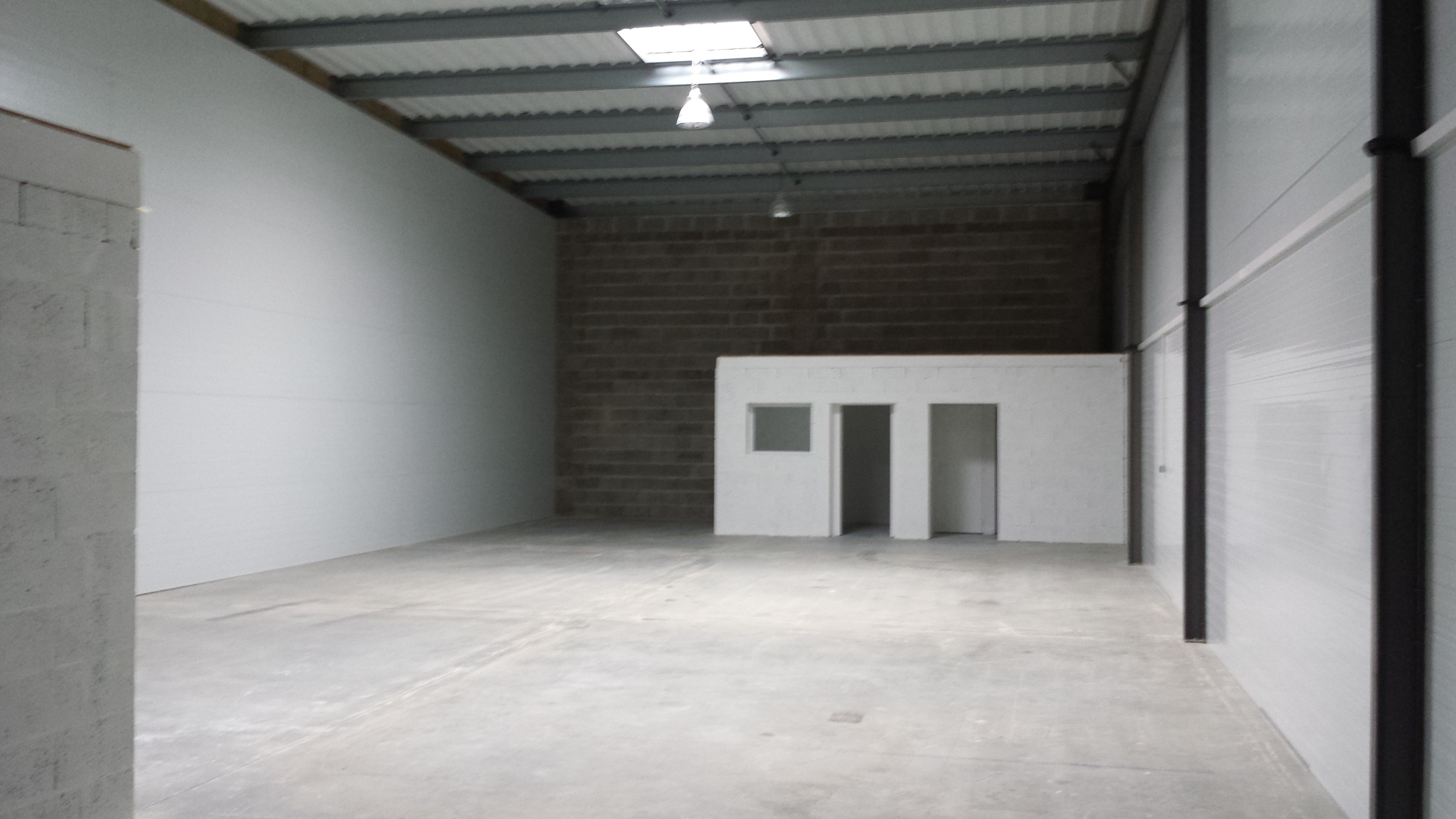 Local d'activités 250 m2 - Ballan-Miré