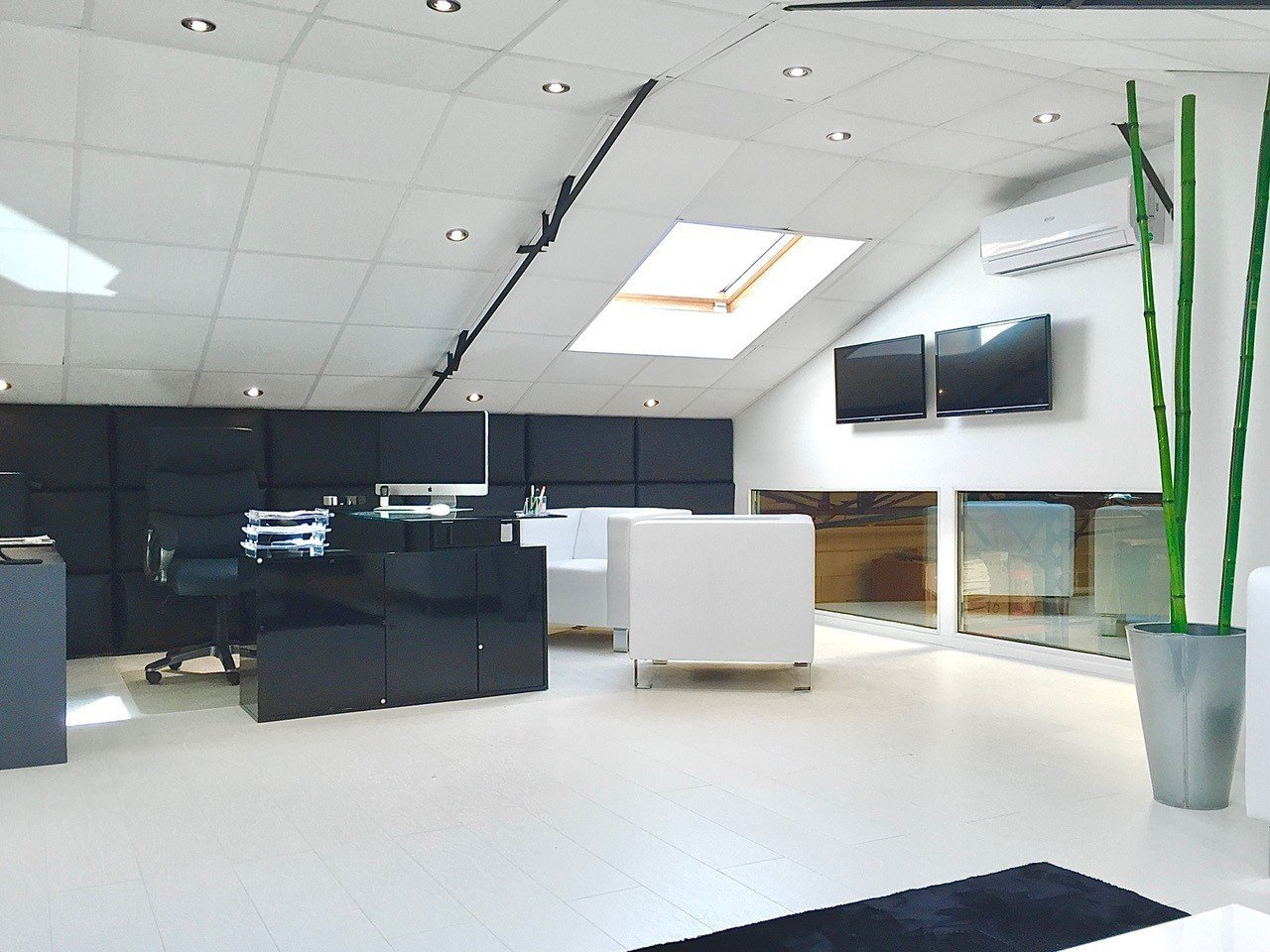 A louer Local commercial avec bureaux & entrepôt 578 m2 -